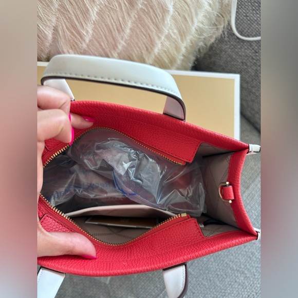 Michael Kors Gigi Spiced Coral Pebbled Leather Messenger Bag, Not Outlet - Picture 12 of 16